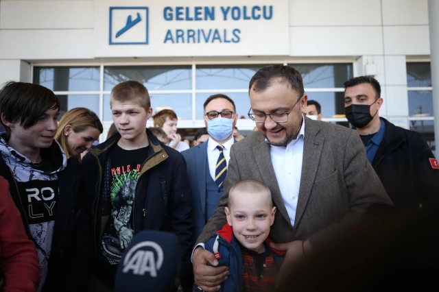 Son dakika haberi | Savaş bölgesinden tahliye edilen Ukraynalı yetim çocuklar Antalya'ya geldi
