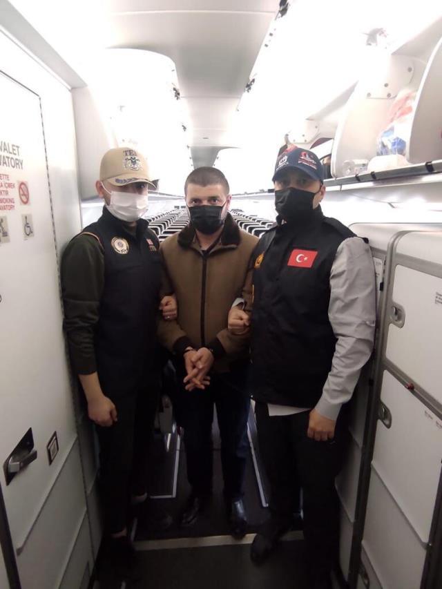 Son Dakika: Hrant Dink cinayetinde kullanılan silahı saklayan firari sanık Ahmet İskender Türkiye'ye getirildi Son Dakika: Hrant Dink cinayetinde kullanılan silahı saklayan firari sanık Ahmet İskender Türkiye'ye getirildi