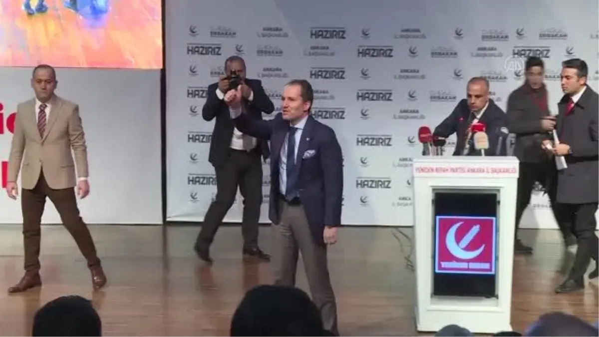 Yeniden Refah Partisi Genel Başkanı Erbakan partisinin il kongresinde konuştu