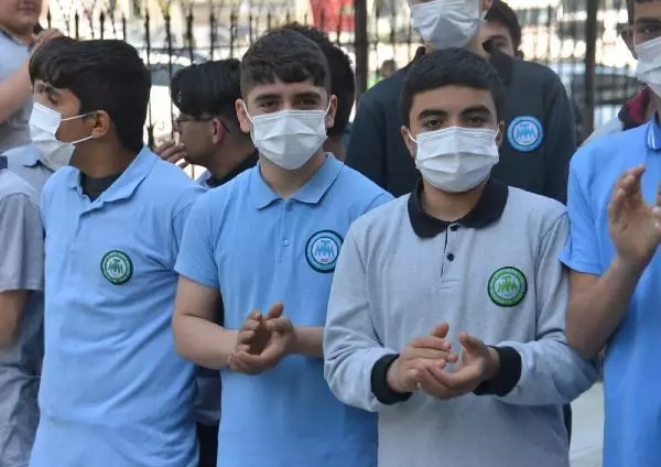 Güler Sabancı, Adana'da yenilenen yurdun açılışını yaptı