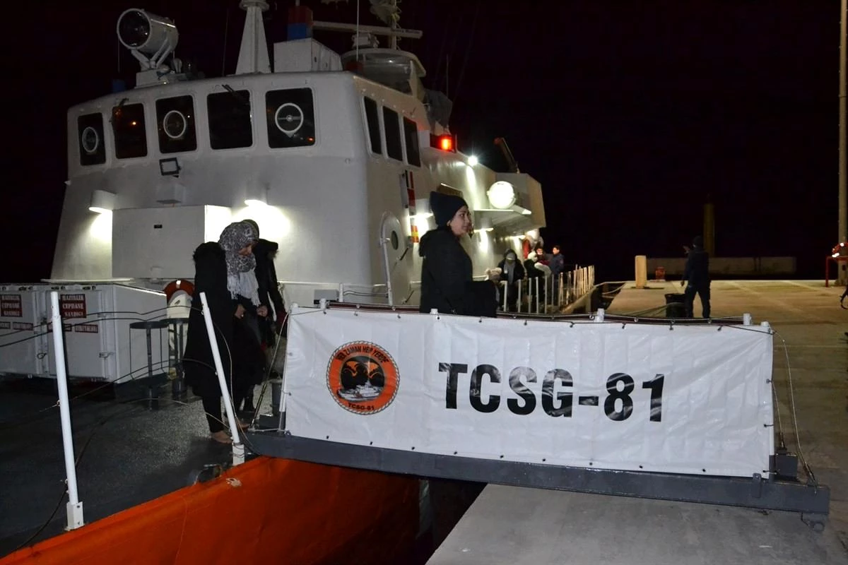 76 μετανάστες διασώθηκαν στα ανοιχτά της Σμύρνης