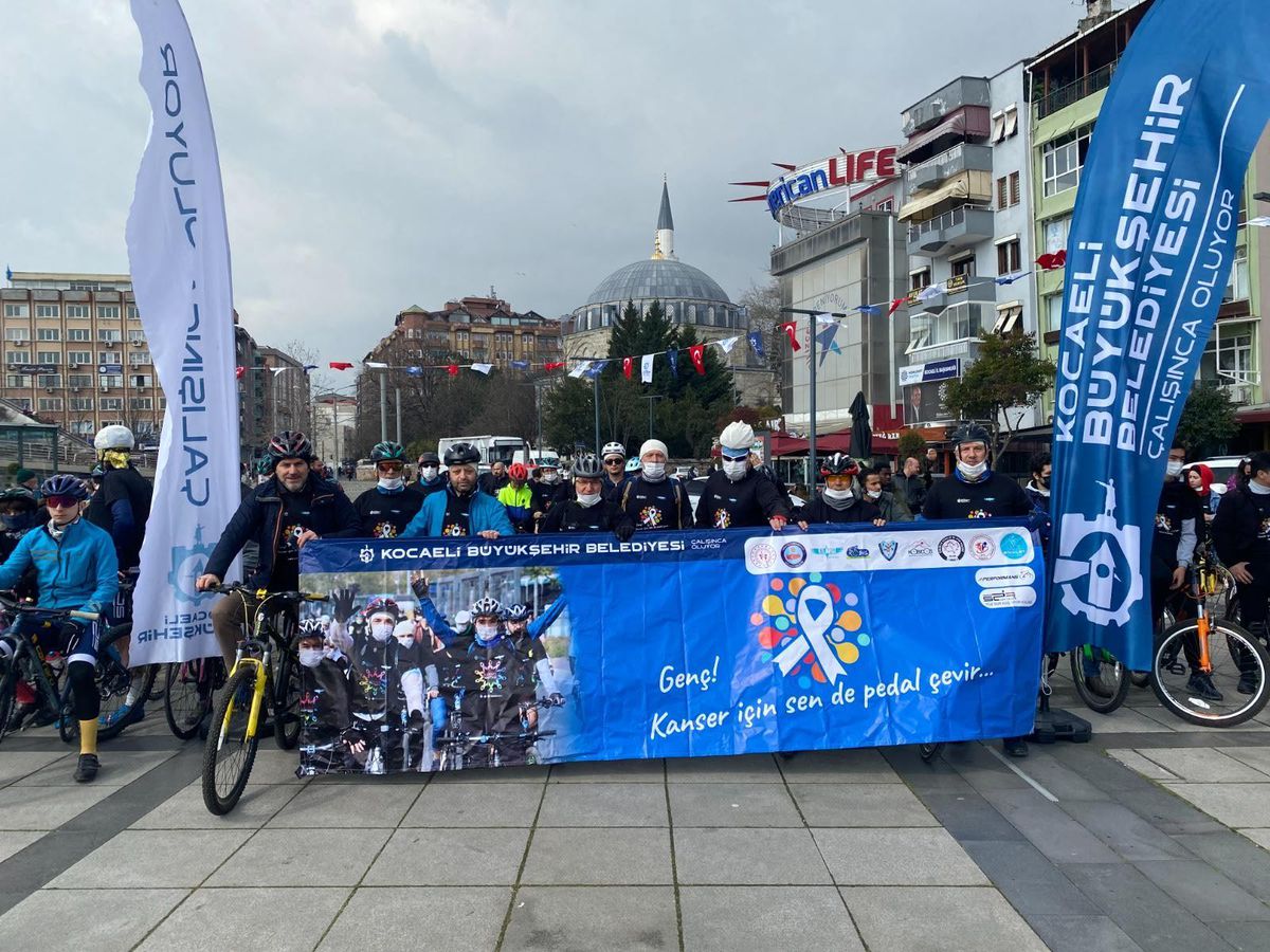 Kansere karşı farkındalık için pedal çevirdiler
