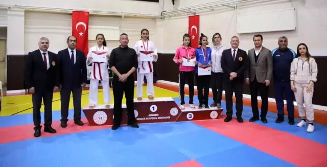 Karate küme karşılaşmaları Adıyaman'da yapıldı