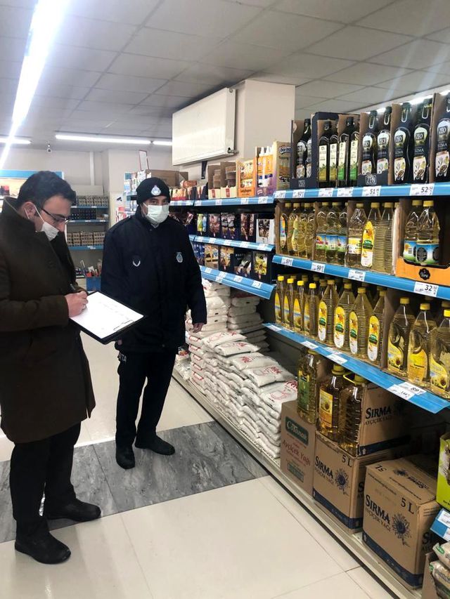 Kars'ta marketler denetleniyor