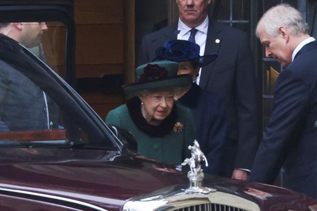 95 yaşındaki Kraliçe Elizabeth 5 ay sonra ilk kez göründü