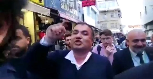 Adana'da Ahmet Davutoğlu'na reaksiyon: "Sen devlet hainisin"