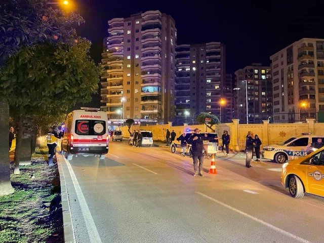 Son dakika haberi | Refüjde turunç toplayan 3 bayan, arabaların çarpması sonucu öldü