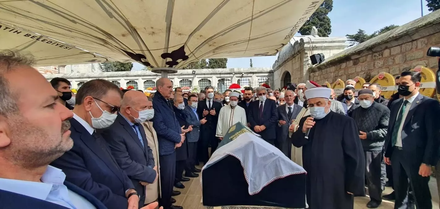 SPK Başkanı Taşkesenlioğlu'nun annesi Saide Taşkesenlioğlu İstanbul'da toprağa verildi