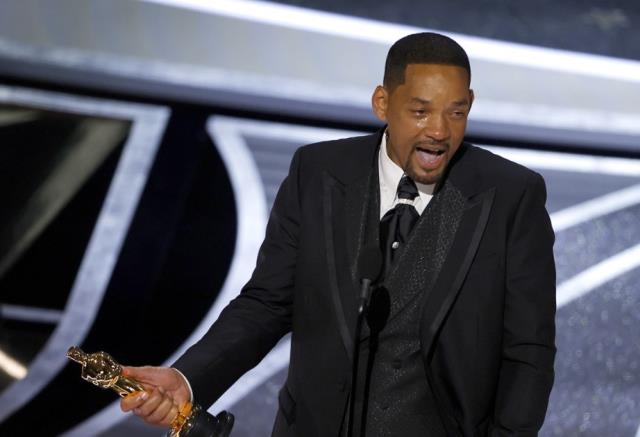Oscar merasiminde sunucu Rock'ı tokatlayan Will Smith özür diledi
