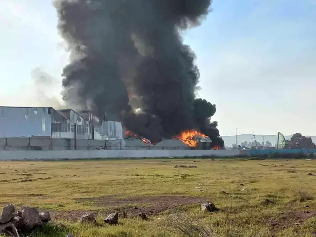 Osmaniye'de geri dönüşüm fabrikasında yangın