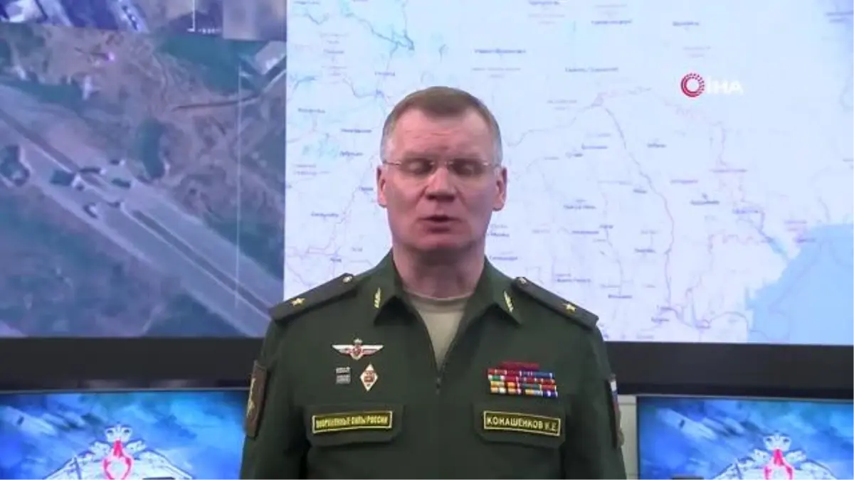 Rusya Savunma Bakanlığı: 'Azov taburu komutanlarını nakil için giden Mİ-8 helikopteri düşürüldü'