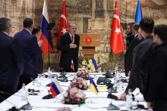 Son Dakika: Rusya ve Ukrayna ortasında İstanbul'da gerçekleştirilen müzakerelerin birinci çeşidi bitti