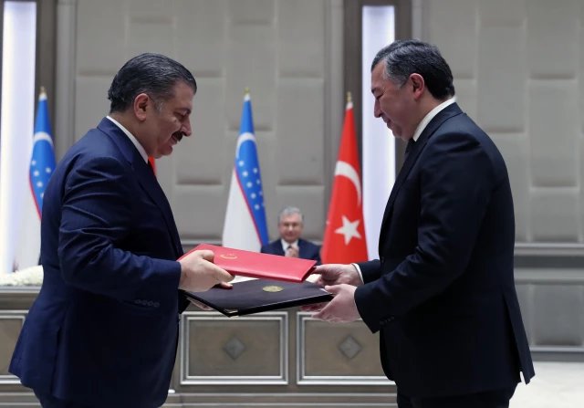 Türkiye ve Özbekistan'dan ticarette yeni hedef! İki ülke ortasında 10 mutabakat imzalandı