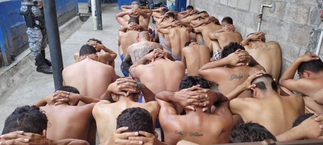 El Salvador Cumhurbaşkanı, ülkesindeki mafyayı bu fotoğrafla tehdit etti: Öldürmeyi bırakın yoksa bedelini onlar öder