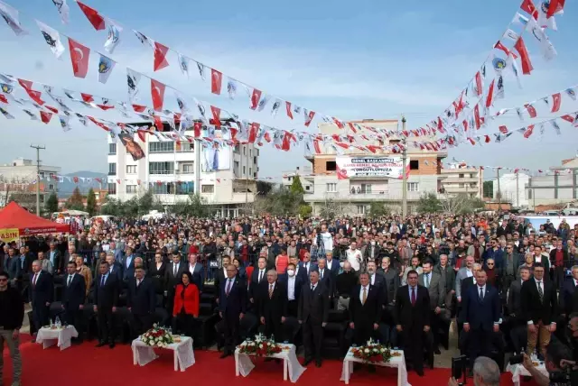 Kılıçdaroğlu, Manisa'nın ilçelerinde halkla buluştu