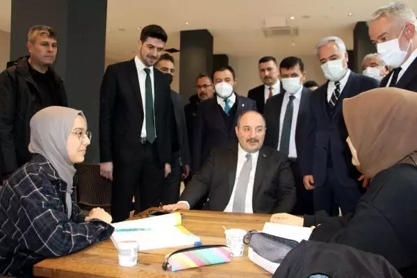 Son dakika haber: Bakan Varank: İhracatımızın yüzde 90'ını sanayi ürünleri oluşturuyor (4)