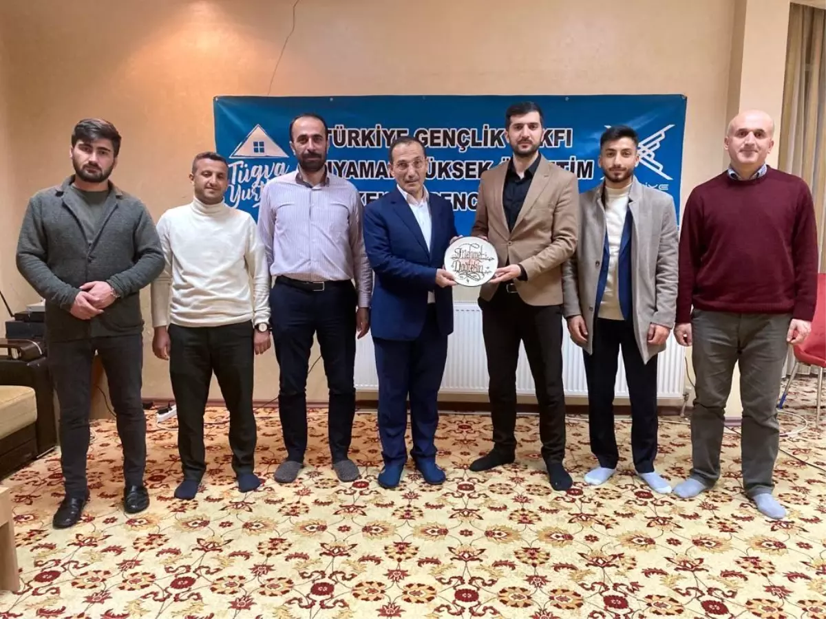 Başkan Dağtekin TÜGVA'da gençlerle buluştu