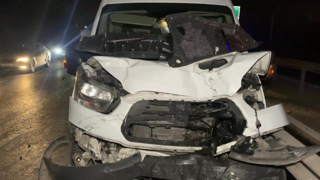 Çekmeköy'de zincirleme trafik kazası: 3 araç birbirine girdi, 3 kişi yaralandı