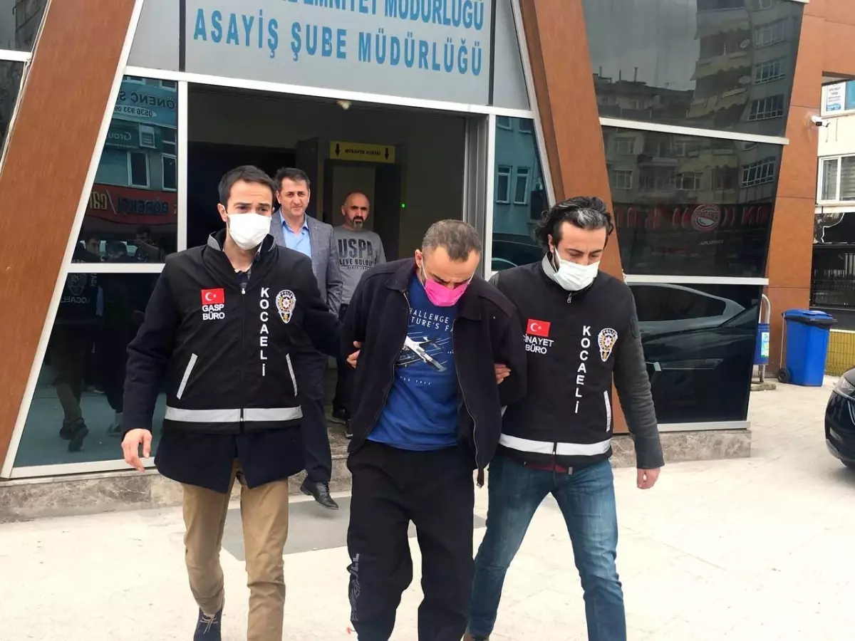 Kocaeli'de eşini bıçaklayarak öldüren şüpheli adliyeye sevk edildi