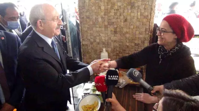 Esnafa 'Biraz sabır' diyen Kılıçdaroğlu, bir dokunup bin ah işitti: Temenni değil çözüm bekliyoruz Esnafa 'Biraz sabır' diyen Kılıçdaroğlu, bir dokunup bin ah işitti: Temenni değil çözüm bekliyoruz