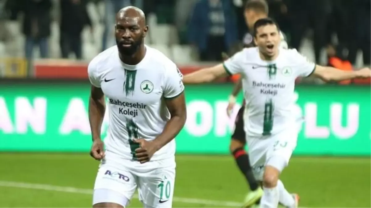 Yaşananlar çok ilginç! Giresunspor yıldız futbolcu Doukara'yı kulüpten gönderdi
