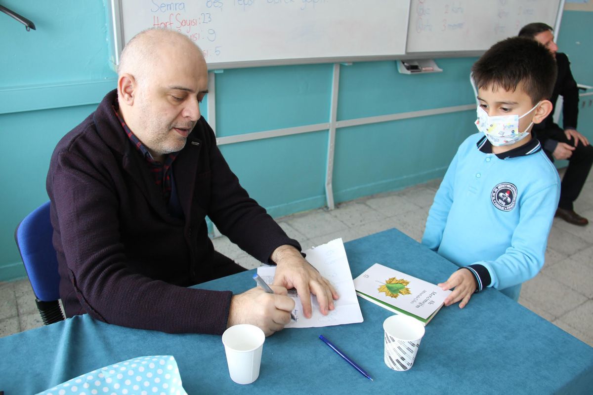 Yazar Mustafa Çiftci Yozgat'ta Öğrencilerle Söyleşi Yaptı