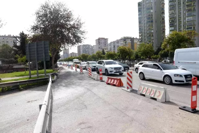 Adana'da otoyol irtibat yolları kapatıldı, kilometrelerce kuyruk oluştu