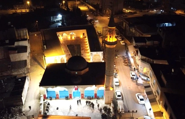 Musalla Camii birinci teravih namazıyla ibadete açıldı