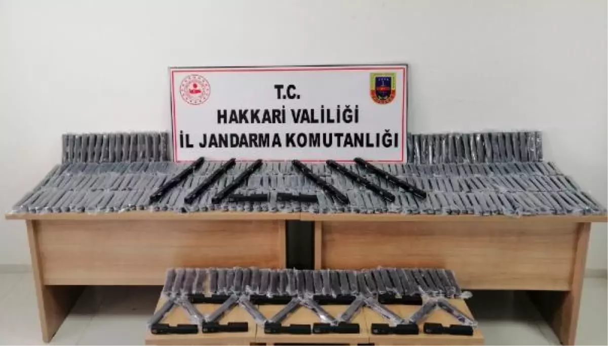 Hakkari'de kamyonda 140 av tüfeği ele geçirildi