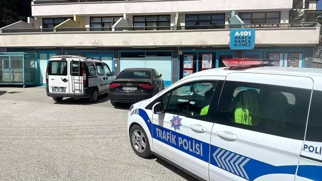 Çaldıkları arabayla gezerken polise yakalandılar