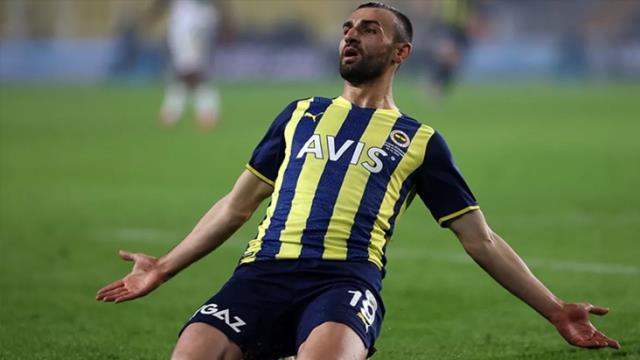 Fenerbahçe'nin forvetlerini çok sevdiler! Serdar Dursun'a sürpriz talip