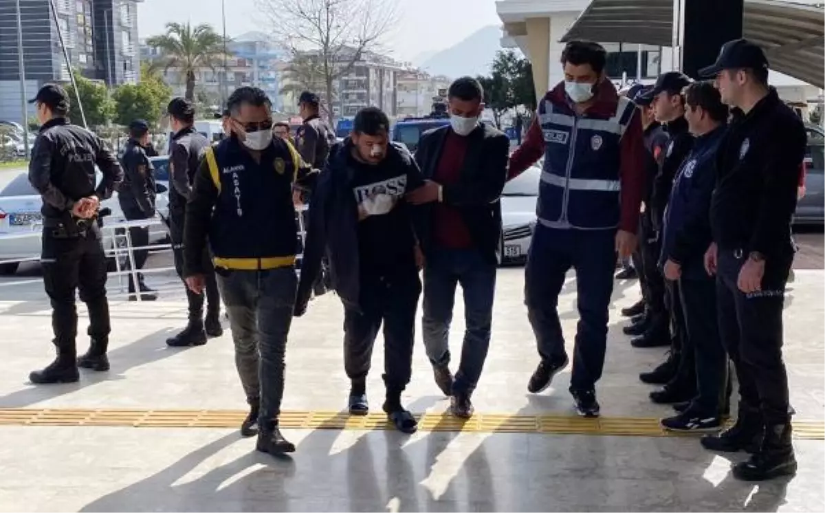 Husumetli aileler arasında kavga: 14 yaralı, 8 tutuklama