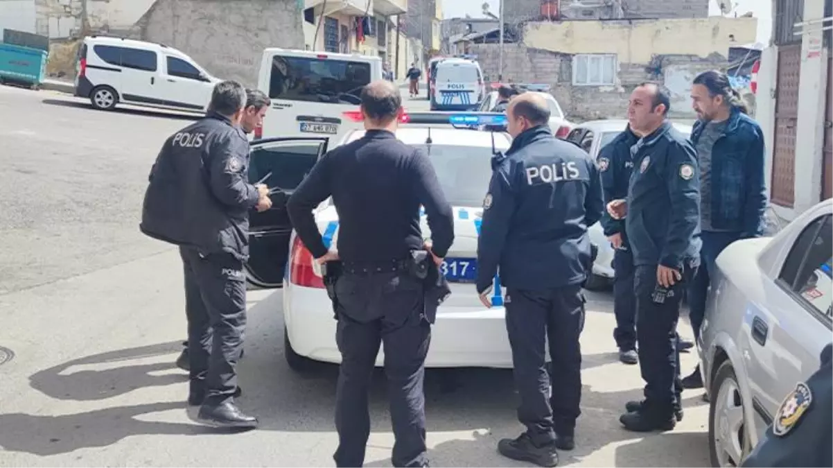 Karı koca kavgasını ayırmaya gittiler, gözlerini hastanede açtılar