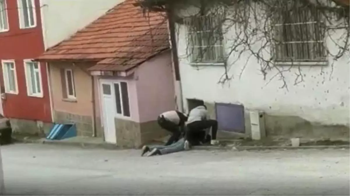 Yaşlı kadına kendini polis diye tanıtıp 26 bin lira ve Cumhuriyet altınlarını çalan şüpheli yakalandı