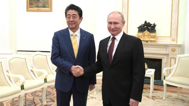 Rusya'dan Japonya'ya gözdağı! Rus askerleri tartışmalı bölgede tatbikata başladı