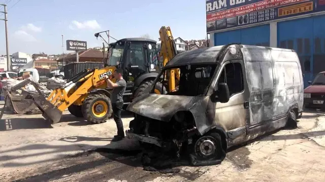 yalova izmit kara yolunda 2 arac alev alev ya 2 14838868 o