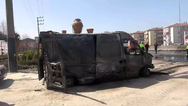 yalova izmit kara yolunda 2 arac alev alev ya 4 14838868 o