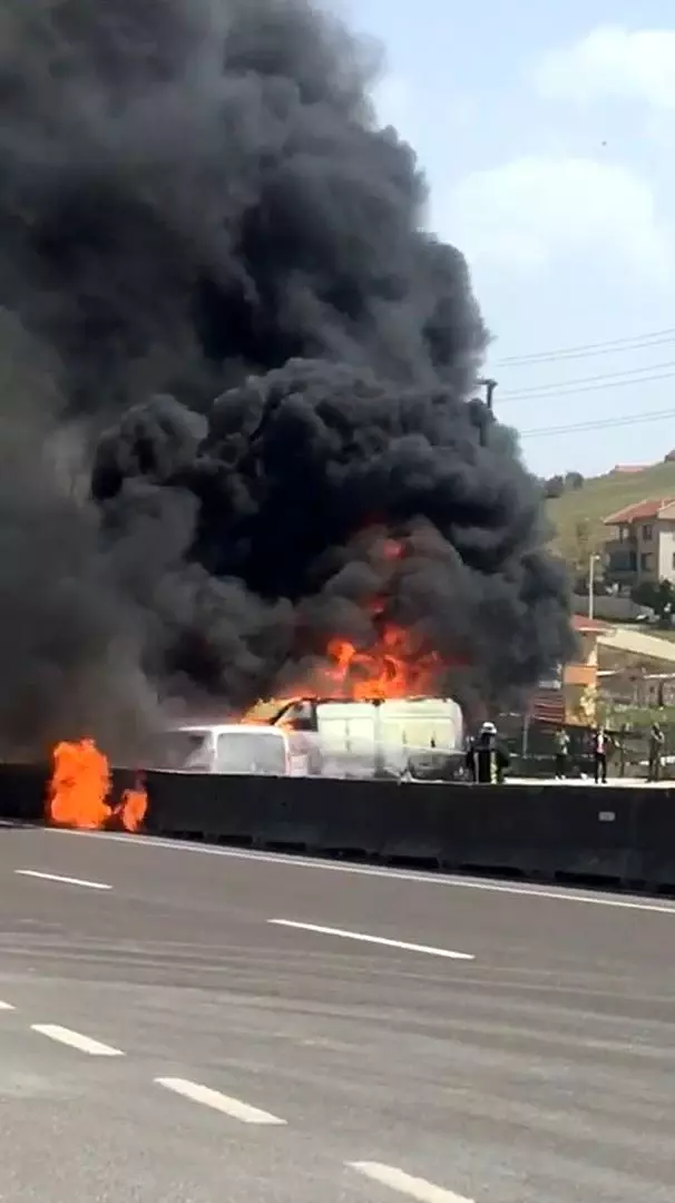 yalova izmit kara yolunda 2 arac alev alev ya 5 14838868 o