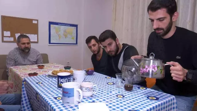 Başkan Uçar üniversiteli gençlere elleriyle iftar yemeği pişirdi