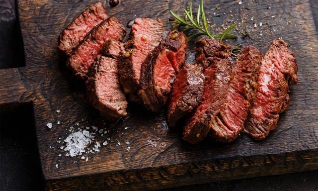 En lezzetli et hangi derecede pişer? Baytar Steakhouse'un ortaklarından Enes Baytar anlattı