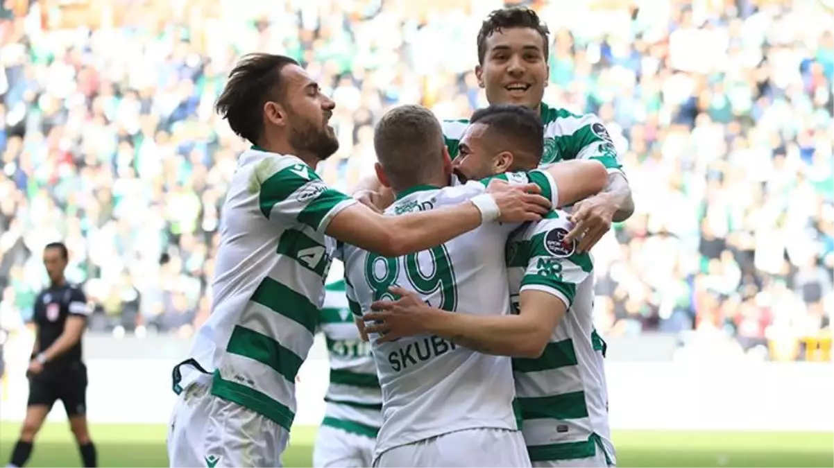 Fenerbahçe'nin sevinci kısa sürdü! Konyaspor, Göztepe'yi farka boğarak zirve inadını sürdürdü