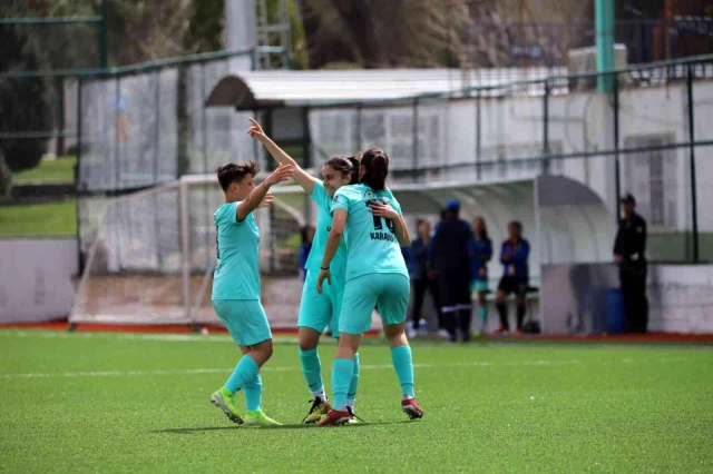 Horozkentspor, Afyon'u 8 golle geçti