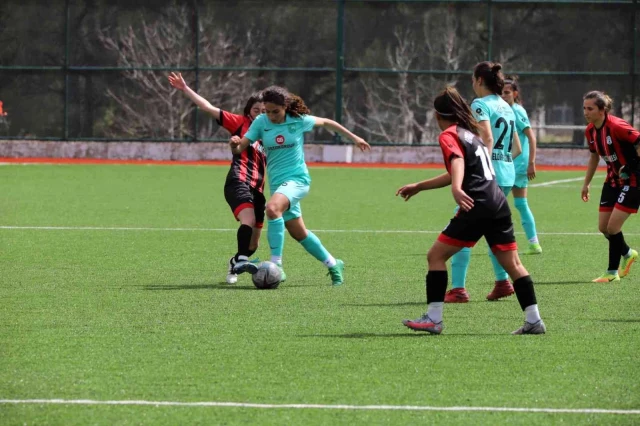 Horozkentspor, Afyon'u 8 golle geçti