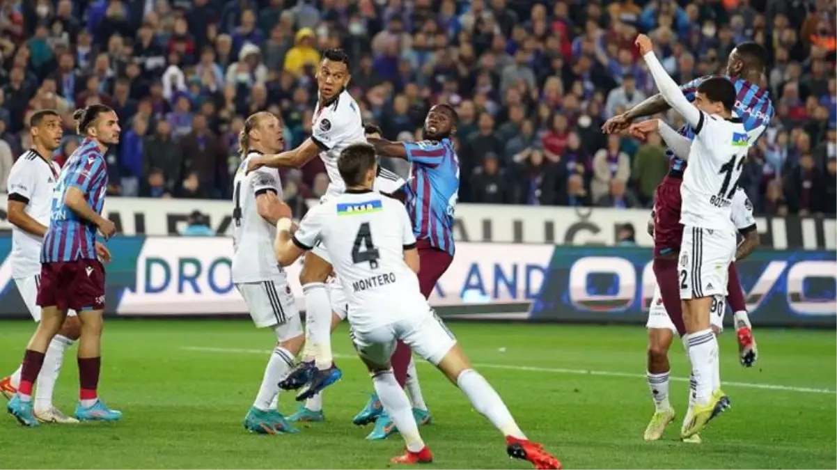 Kırmızı kart, penaltı ve goller! Nefes kesen maçta Trabzonspor ile Beşiktaş puanları paylaştı