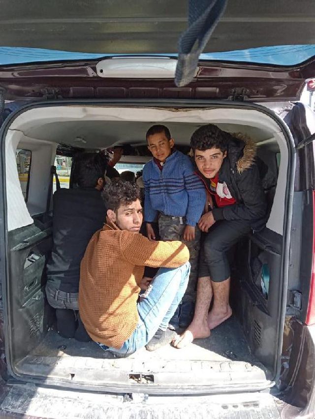 kocaeli de 15 kacak gocmen yakalandi 2 14840737 o
