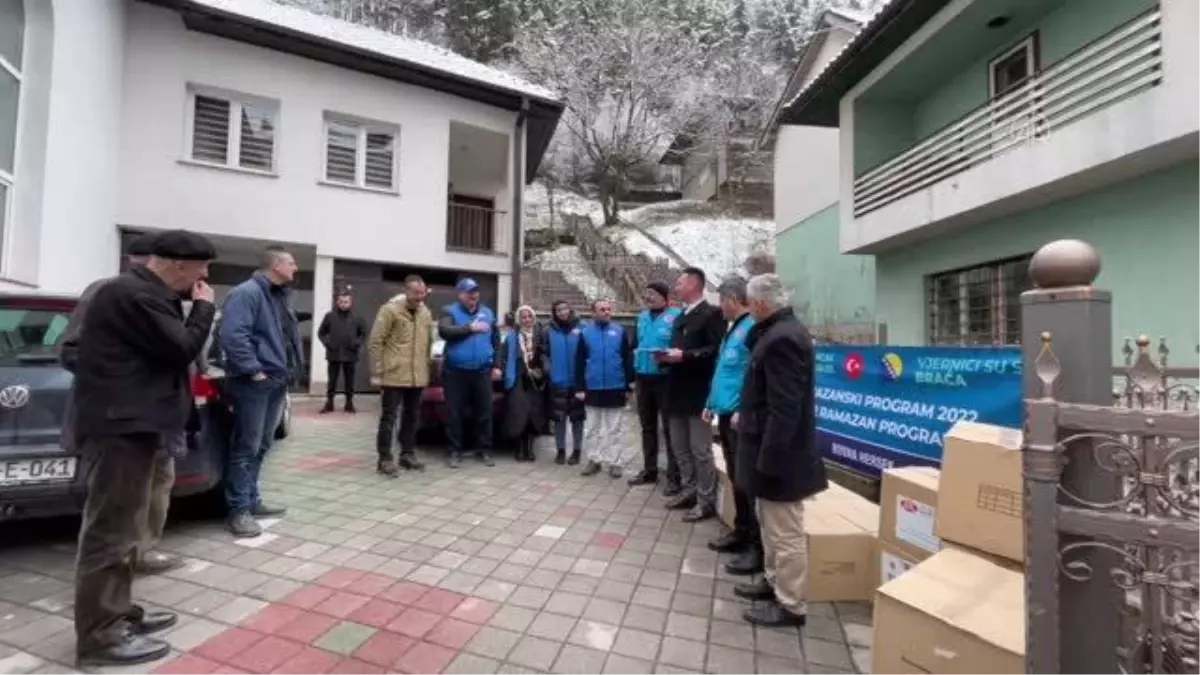SARAYBOSNA - TDV ile DİTİB'ten Bosna'da hafızlık eğitimi alan öğrencilere nakdi yardım yapıldı