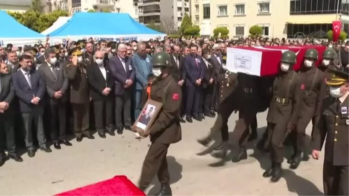 Son dakika: Şehit Asteğmen Abdullah Kürşat Kupşen son yolculuğuna uğurlandı (2)