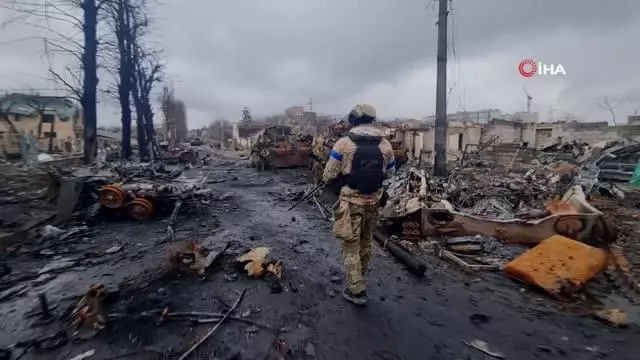 Bucha'da imha edilen Rus konvoyu görüntülendi Bucha'da imha edilen Rus konvoyu görüntülendi
