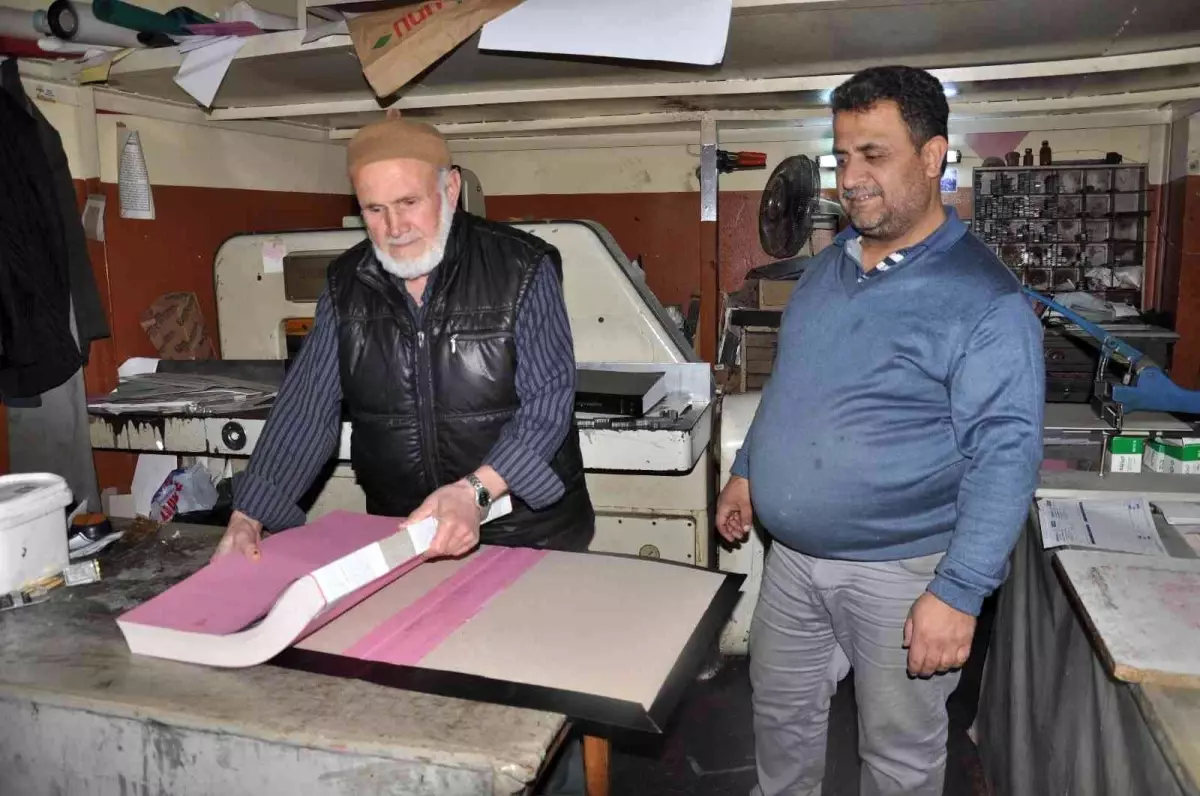 Cilt ustası Kur'an-ı Kerim'leri ücretsiz yeniliyor