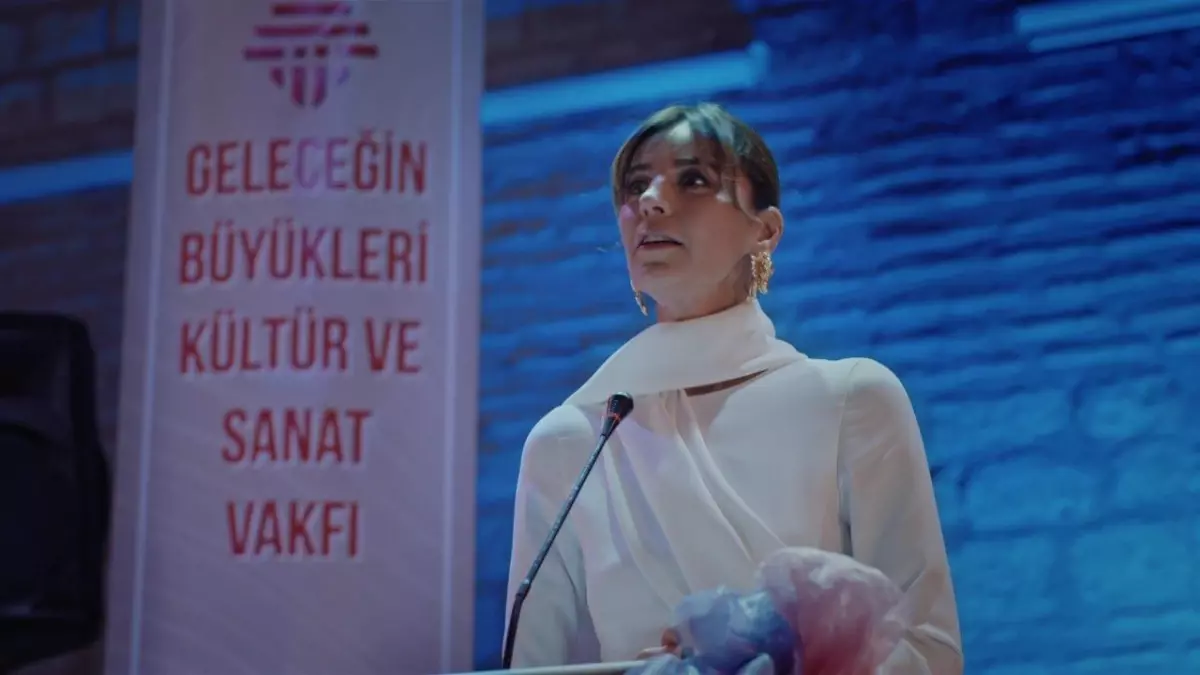 Hakim 'Zümrüt' kimdir? Hakim Zümrüt gerçek adı nedir? Seda Akman kimdir, kaç yaşında? Dizileri ve filmleri...